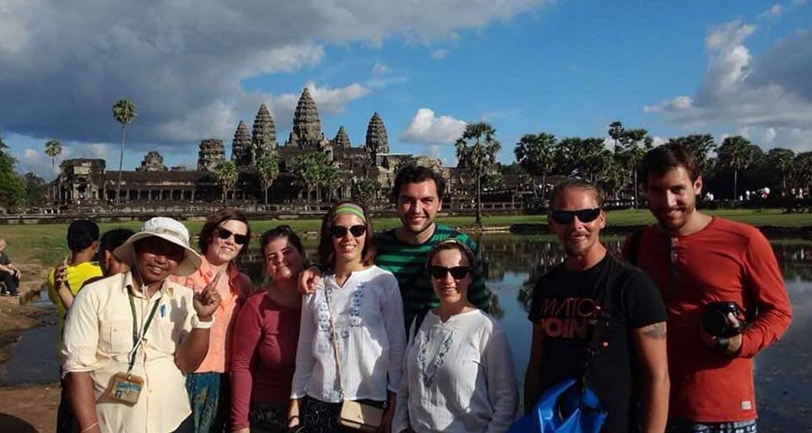 Tour guide and travelers - Angkor Wat