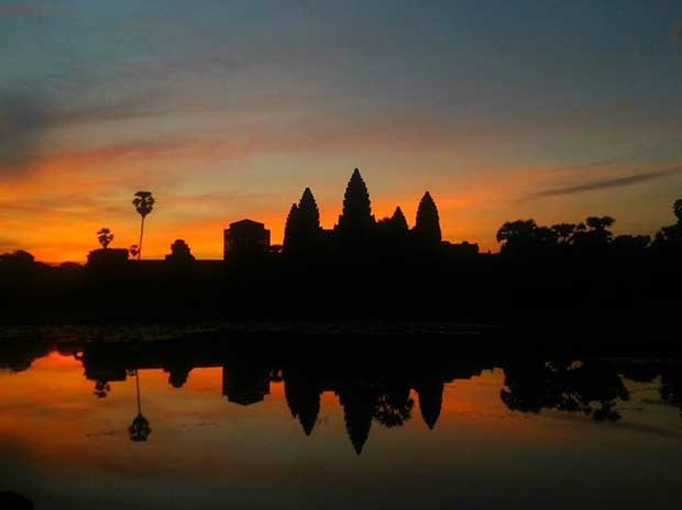 Full 1-Day Angkor Wat Temple + Sunrise Tour