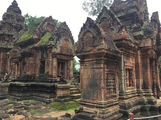 Full 1-Day Banteay Srei Temple + Waterfalls & Beng Mealea Temple
